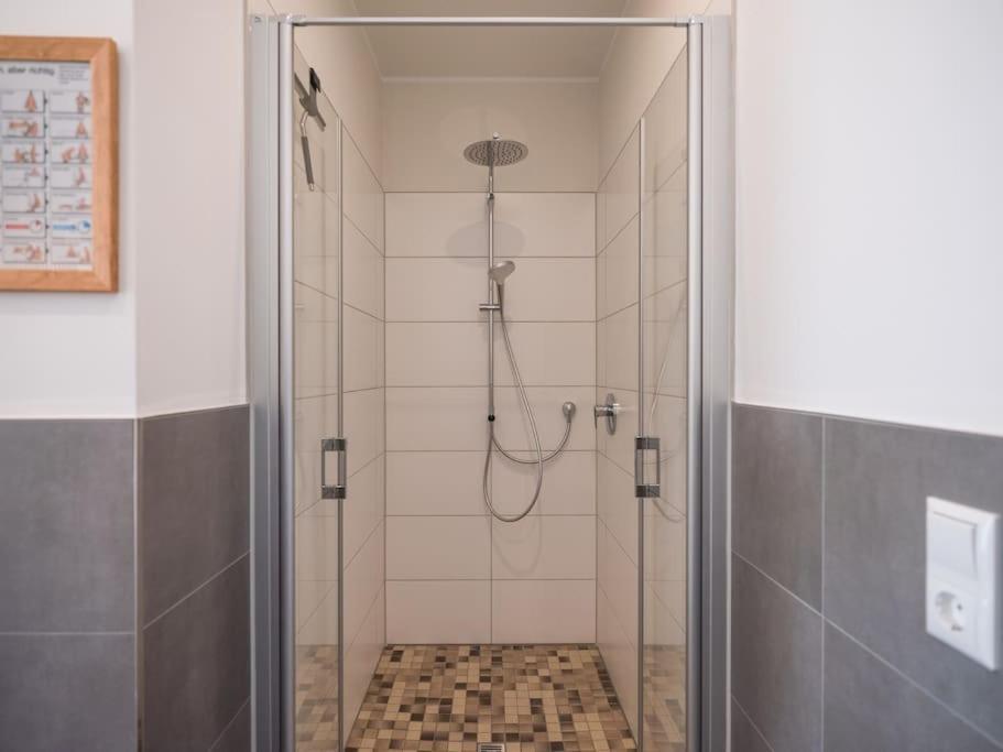 5 Sterne-Ferienhaus Eisvogel Am See Mit Sauna Und Kamin Krakow am See Buitenkant foto